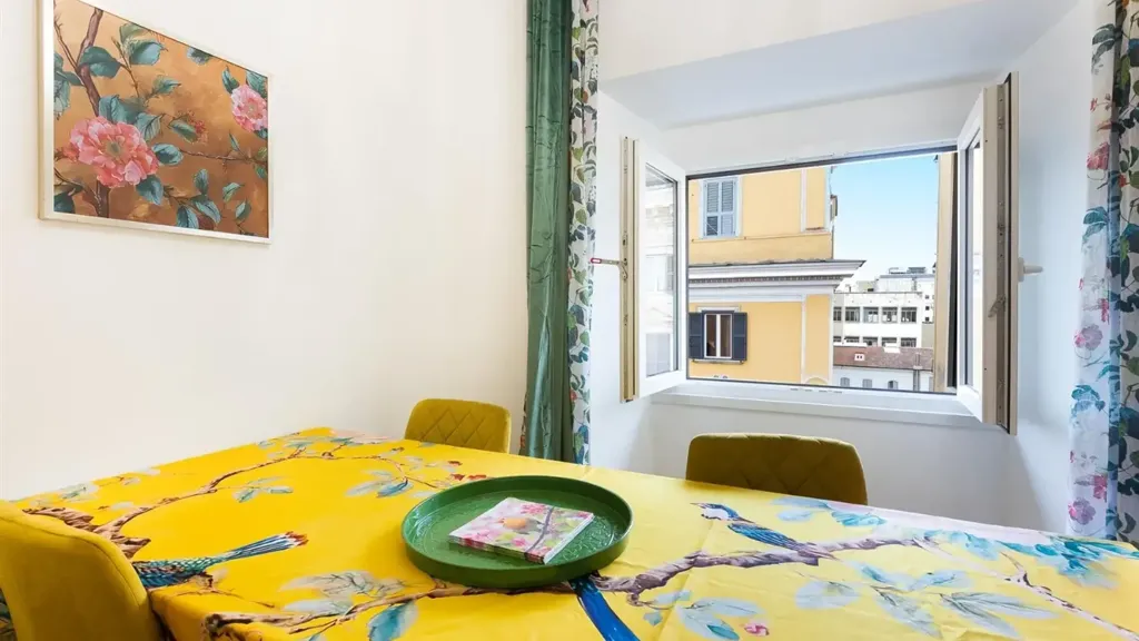 Söögituba - Modernised 2-Bed Flat with Panoramic Terrace in Rome