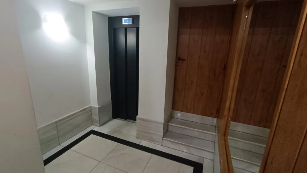 Hallway - Reformated Flat with High Ceilings in Zamora