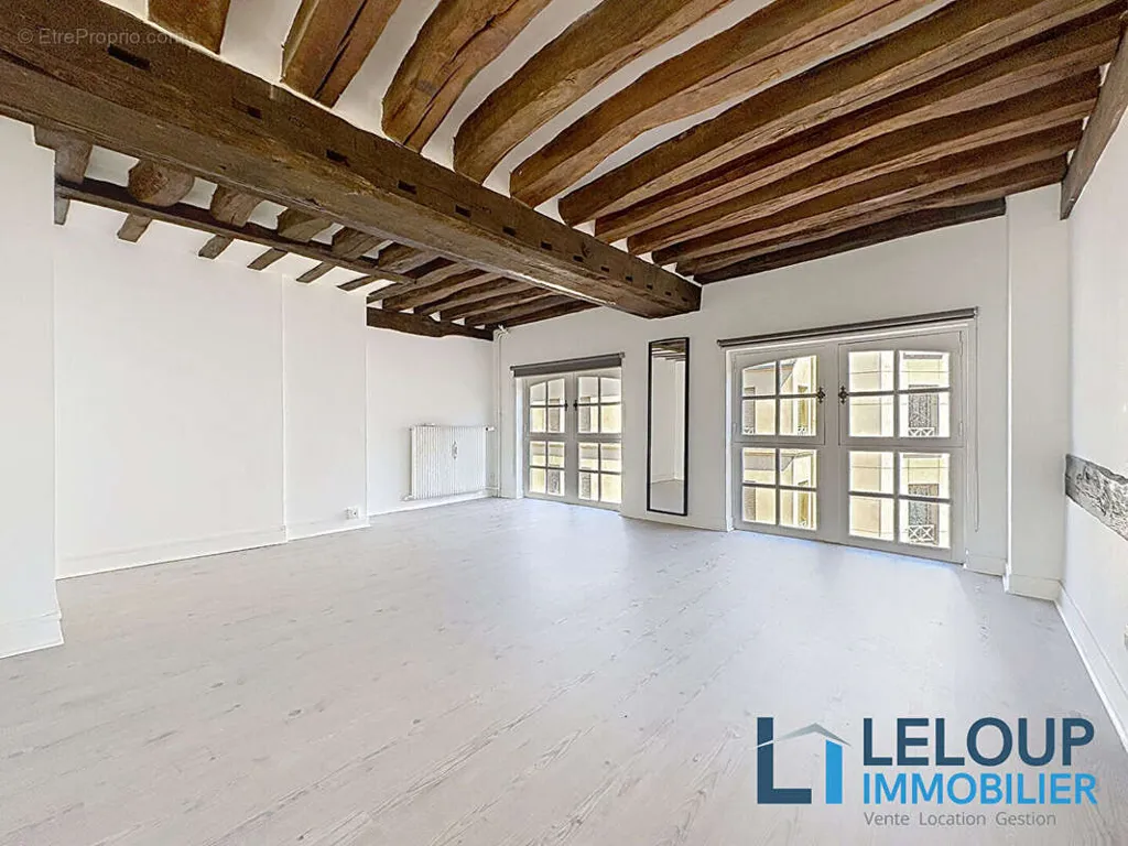 Séjour - Duplex 2 Pièces avec Parking Privatif près de l'Hôtel de Ville