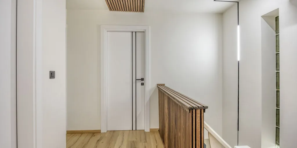 Hallway - Mixed-Use Property with Garden in Broechem