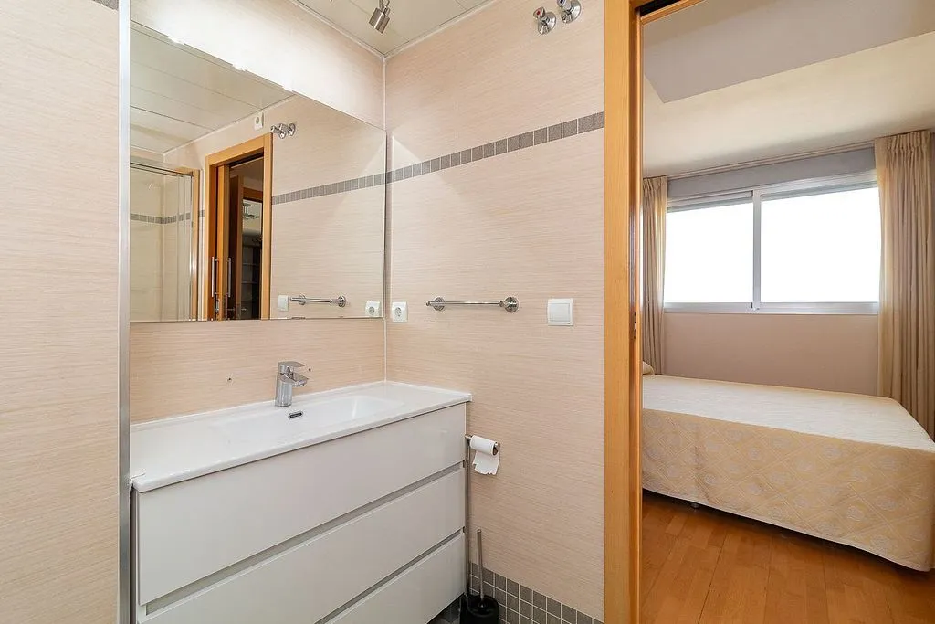 Salles de bain - 1-Bedroom Apartment with Pool in Valencia