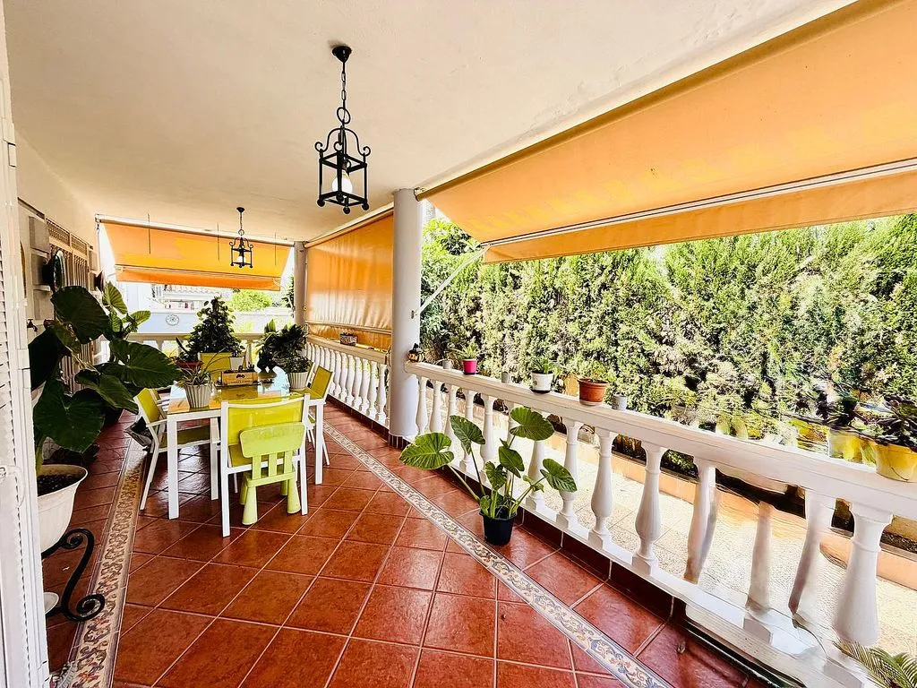 Terrasse - Single-Storey Chalet with Terrace in Montequinto