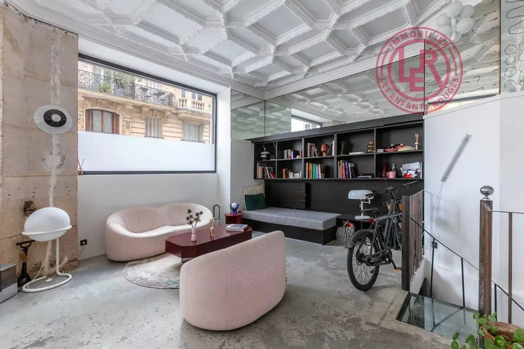 Séjour - Loft de 2 Chambres avec Hauteur sous Plafond dans le 9ème Arrondissement