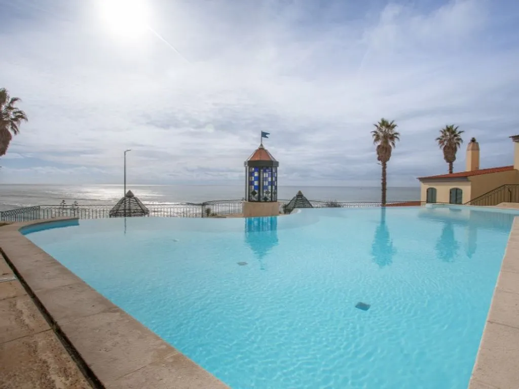 Piscine - Luxury Apartment with Ocean Views in Parede