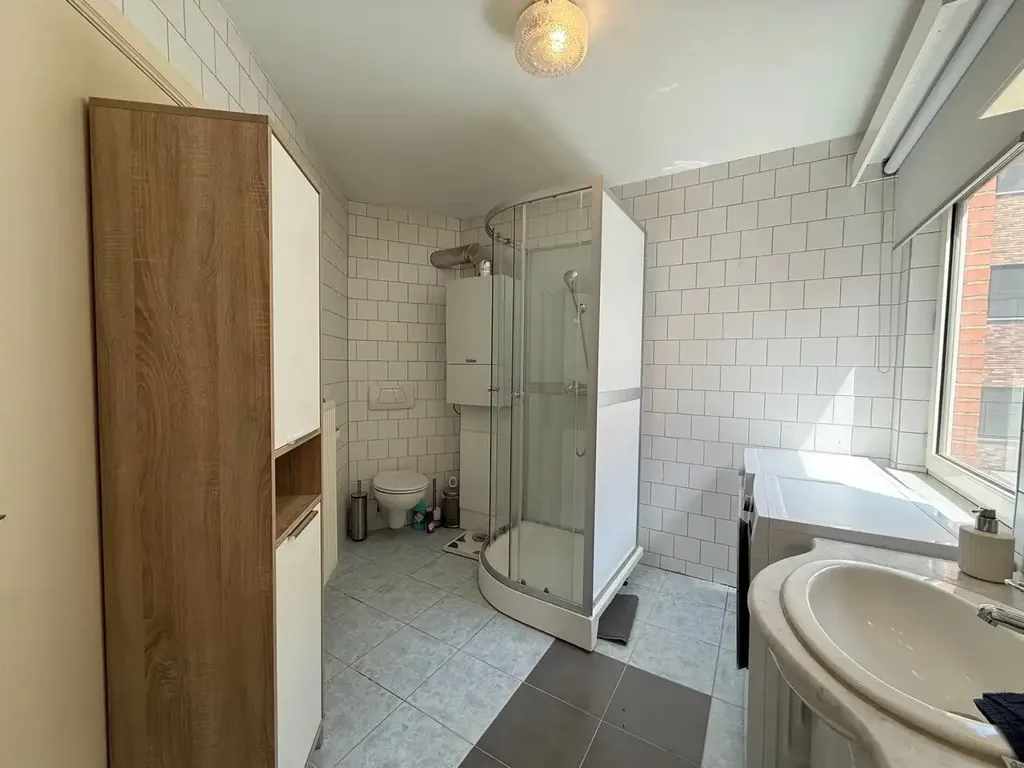Salles de bain - Appartement avec Airconditioning au Centre de Mol