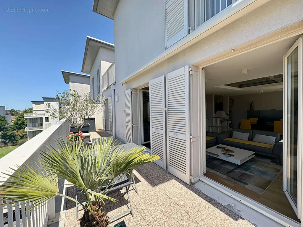 Balcony - Duplex with Terraces in Bordeaux Bastide