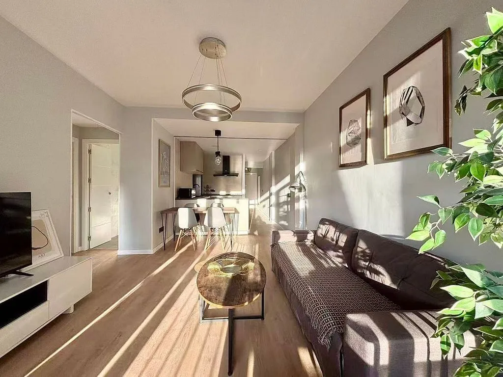 Elutuba - Ample Apartment with Balcony in Eixample