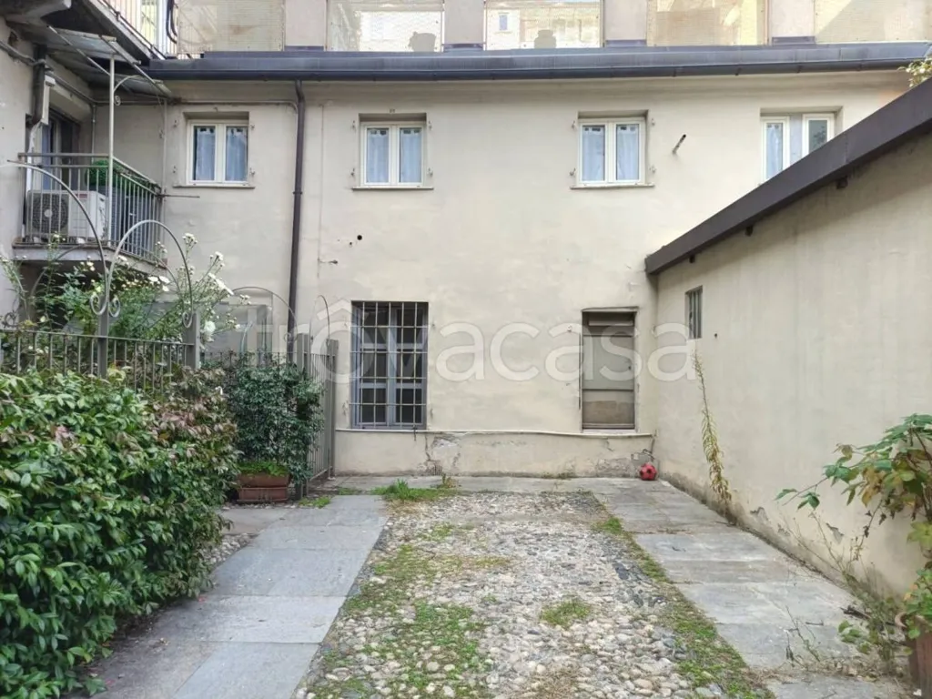 Giardino - Modernised Apartment with Balcony in Turin