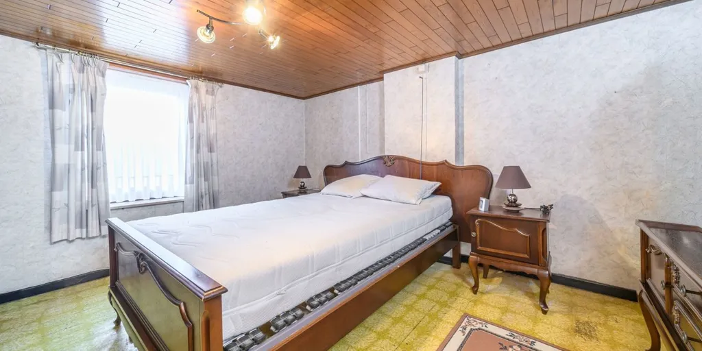 Chambres - Maison à Renover avec Jardin à Heldergem