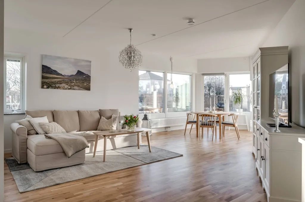 Séjour - Three-bedroom Apartment with Terrace in Sunnegatan