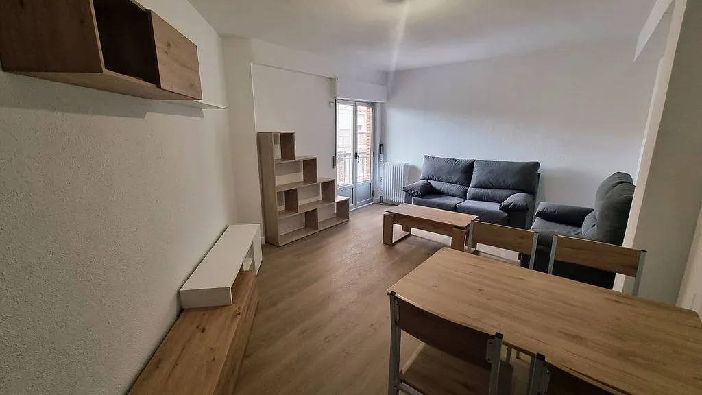 Elutuba - Student-Friendly Flat with Terrace in Carmelitas