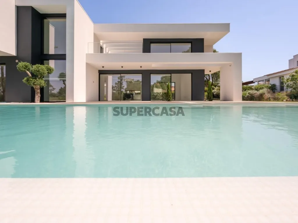Bassein - Contemporary Villa with Golf View in Sesimbra