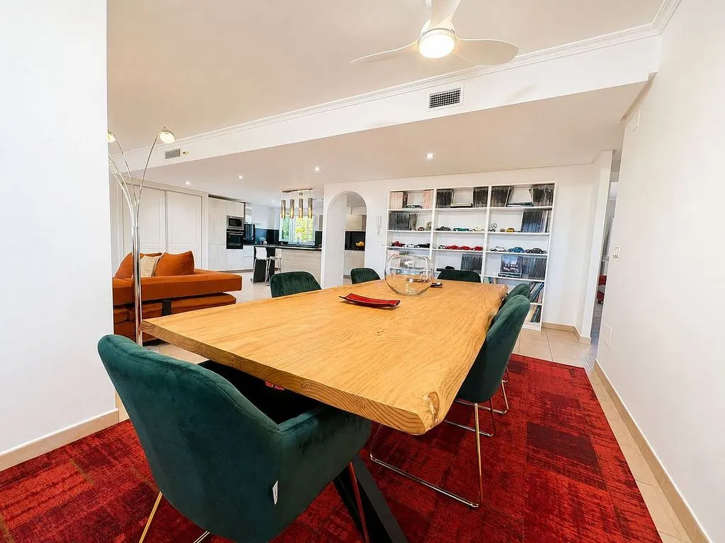 Söögituba - Duplex with Pool and Terrace in Altaona Golf