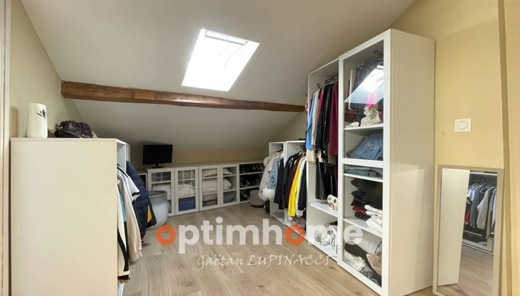Toad - Spacious House with Garden in Manom