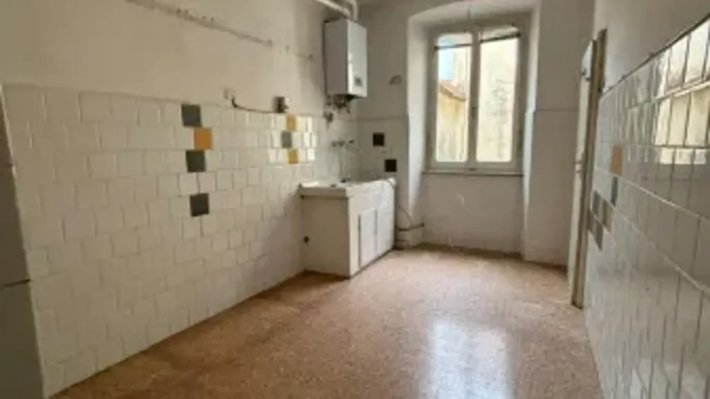 Cuisine - Traditional Apartment with Balcony in Massa Centre
