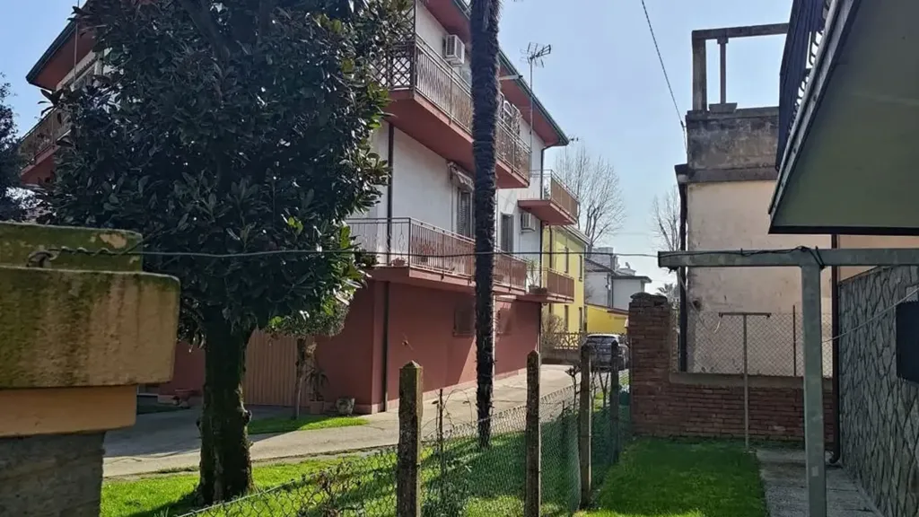 Aed - Spacious Apartment with Terraces in Adria