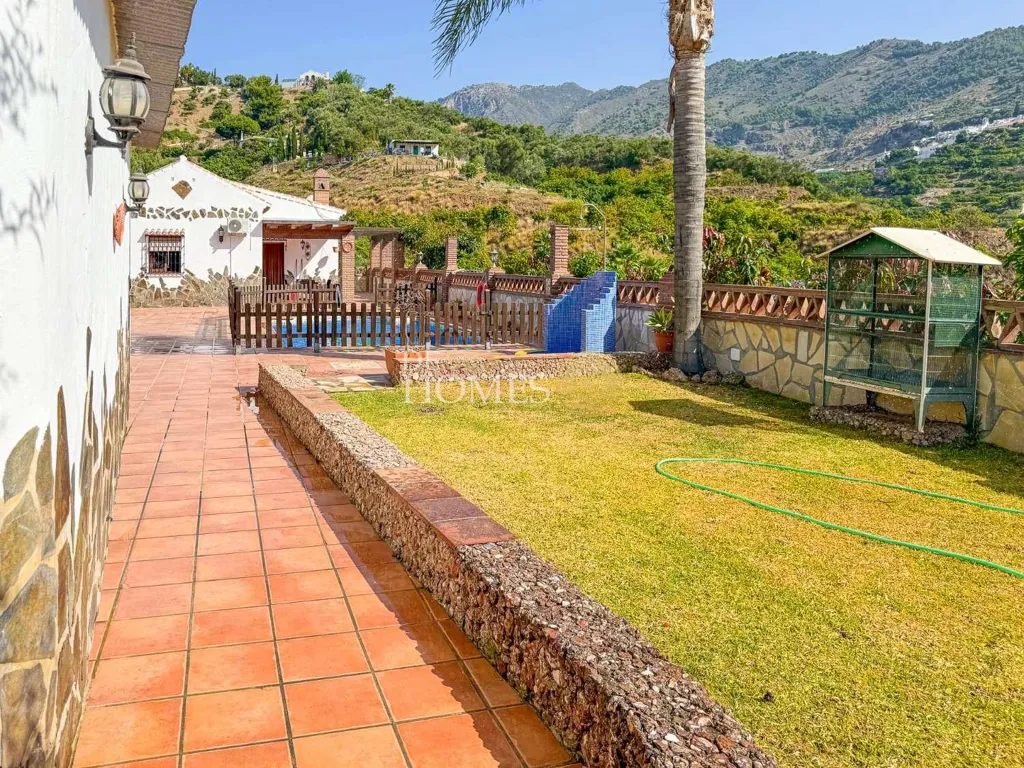 Aed - Detached Villa with Pool in Frigiliana