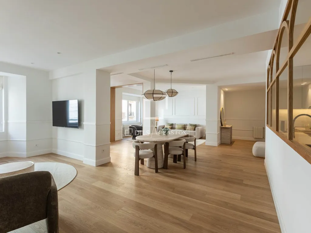 Living Room - Luxury Flat with High Ceilings in Salamanca