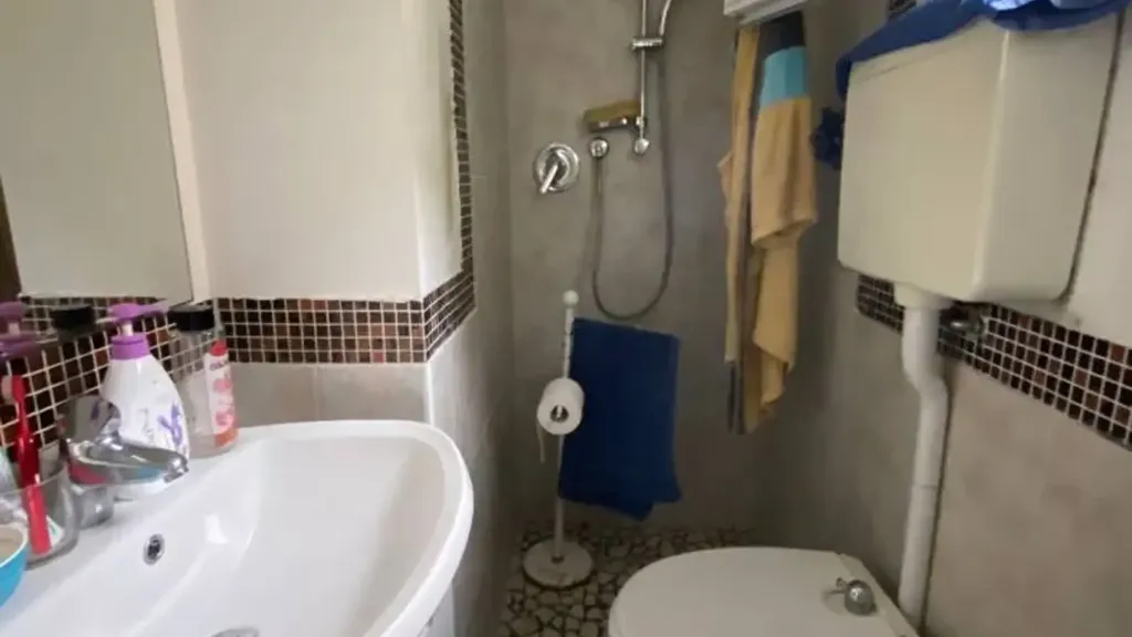 Salles de bain - Apartment with Balcony in Green Zone, Cesenatico