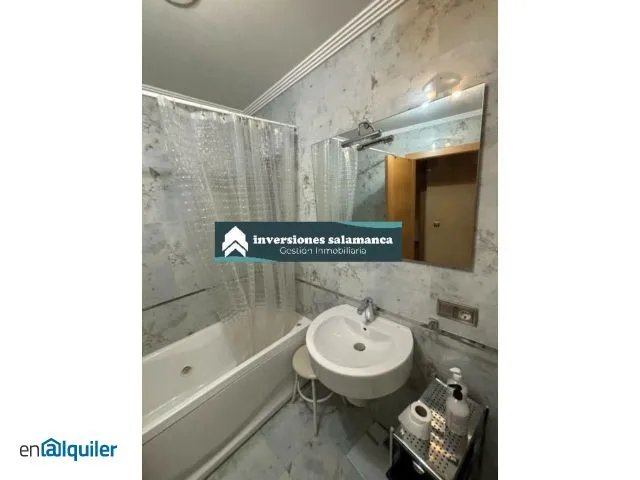 Salles de bain - Ample Flat with Balcony in City Centre