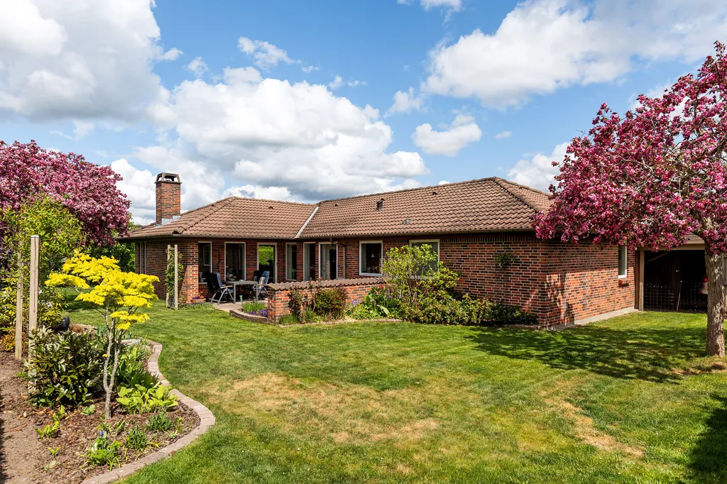 Giardino - Villa with Garden in Jyllinge
