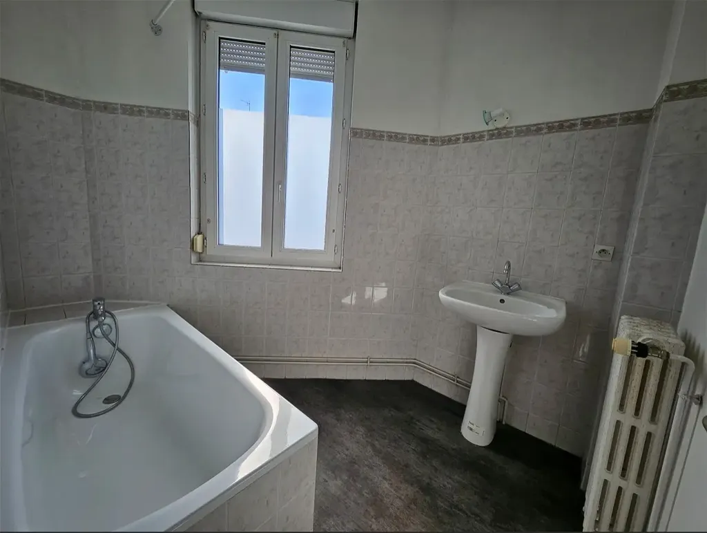 Salles de bain - Appartement Duplex avec Cave à Tours