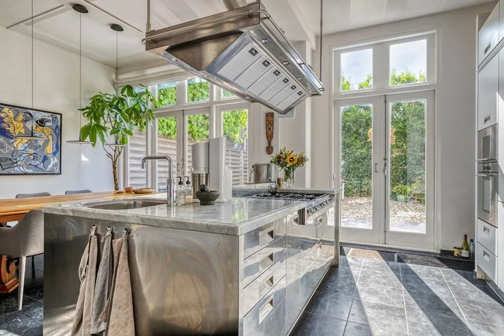 Cuisine - Hoekwoning with Garden in The Hague