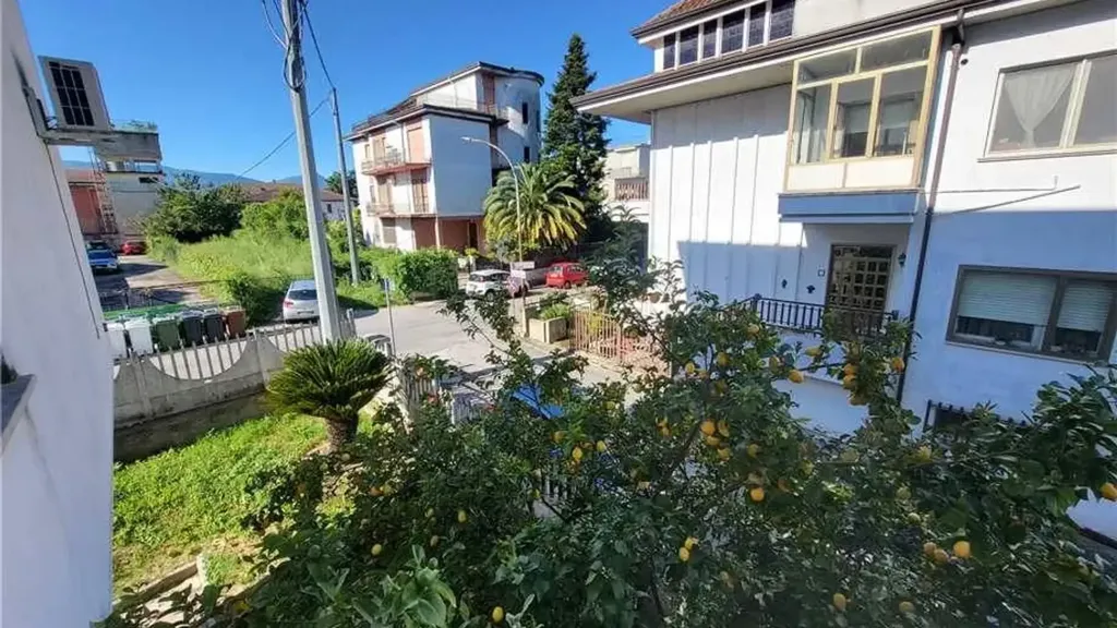 Jardin - Appartement 6 pièces à IT
