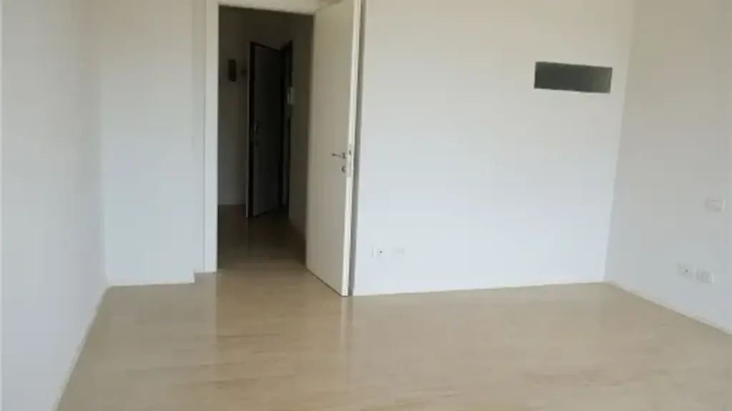Pièces - 2-Bedroom Apartment with Balcony in Florence