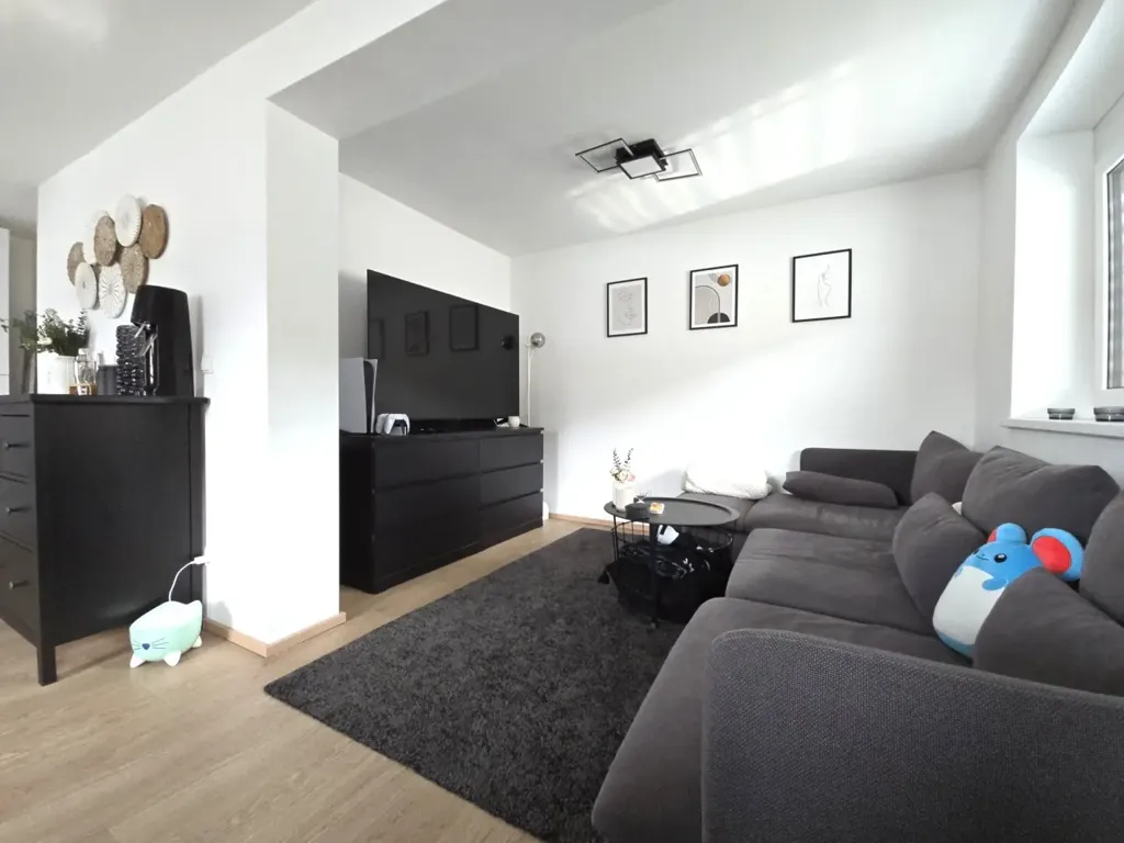 Living Room - Spacious 3-Bedroom Apartment in Volders