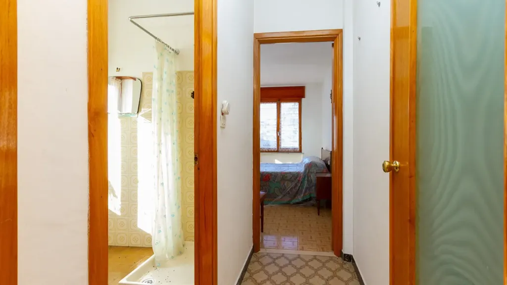 Entrée - Detached House with Three Garages in Frassino
