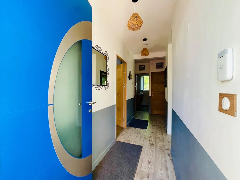 Entrée - Maison Rénovée avec Garage à Capendu