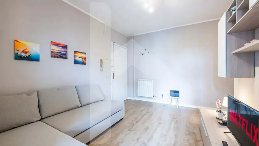 Elutuba - Modern Studio with Balcony in Pisa