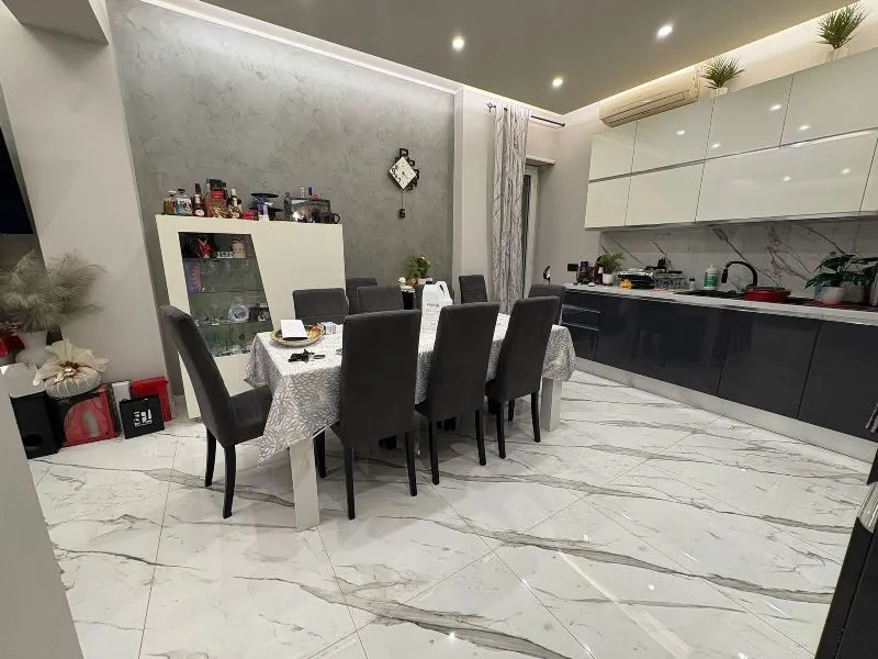 Salle à manger - Rearfitted Apartment with Balconies in Messina