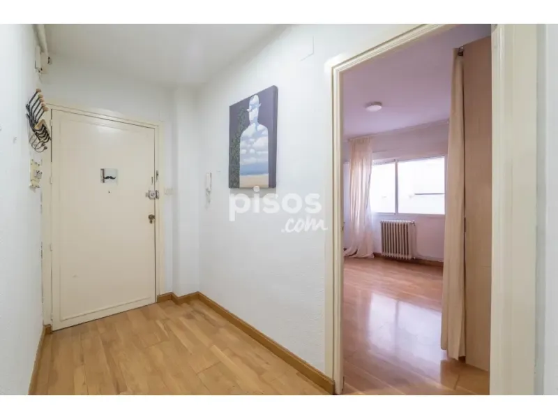 Esik - Top-Floor Flat with Balcony in Central Location