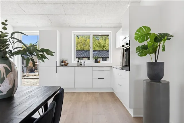 Söögituba - Contemporary House with Balcony in Slukefter