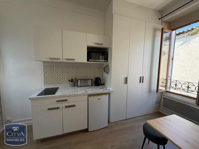 Köök - Meubled Studio with View in Nîmes