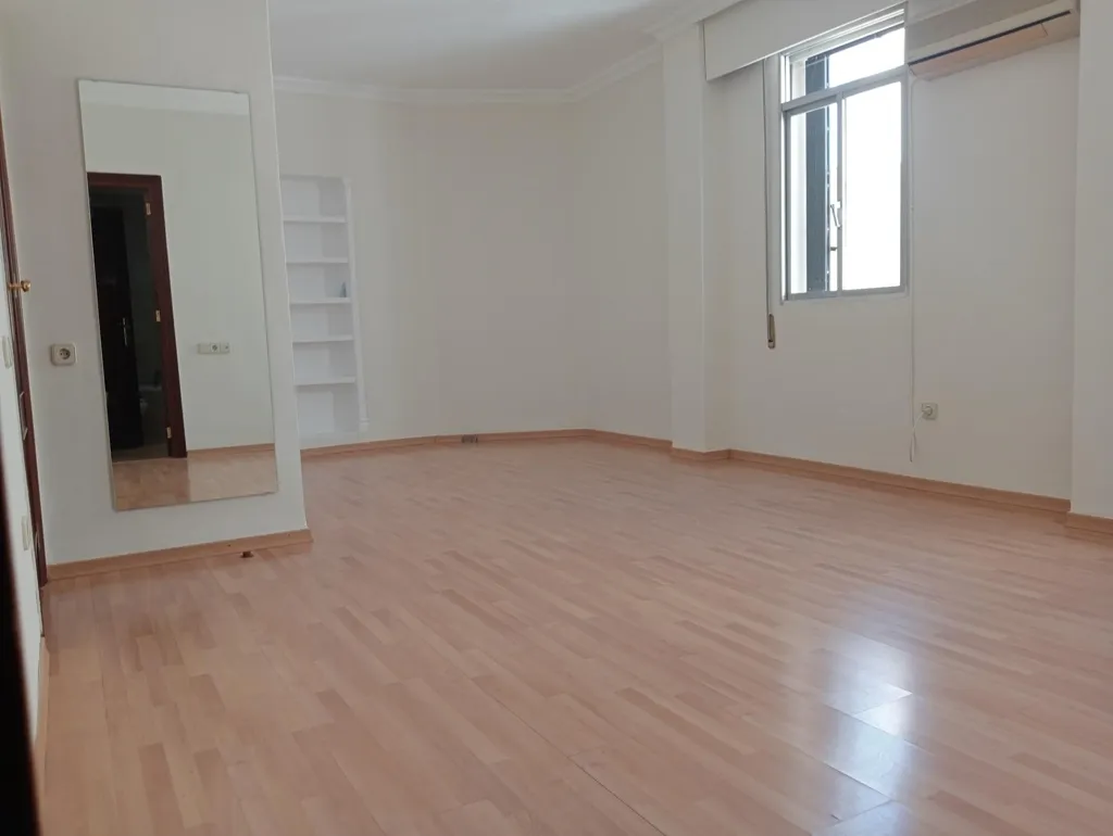 Pièces - Spacious Apartment with Terrace in La Florida