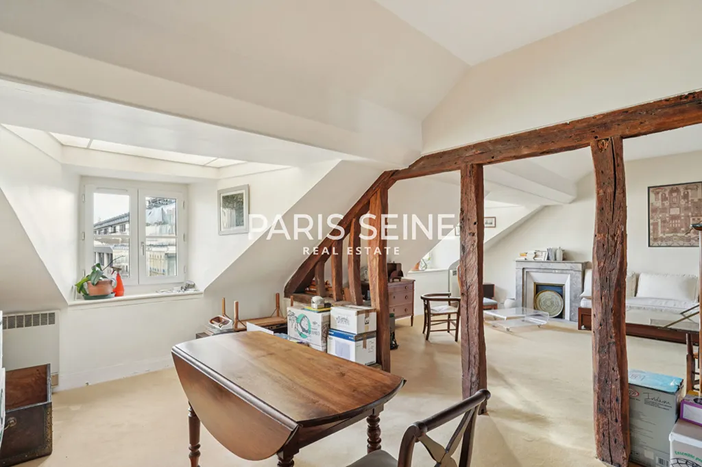 Living Room - 3-Piece Apartment with View in Paris 1st