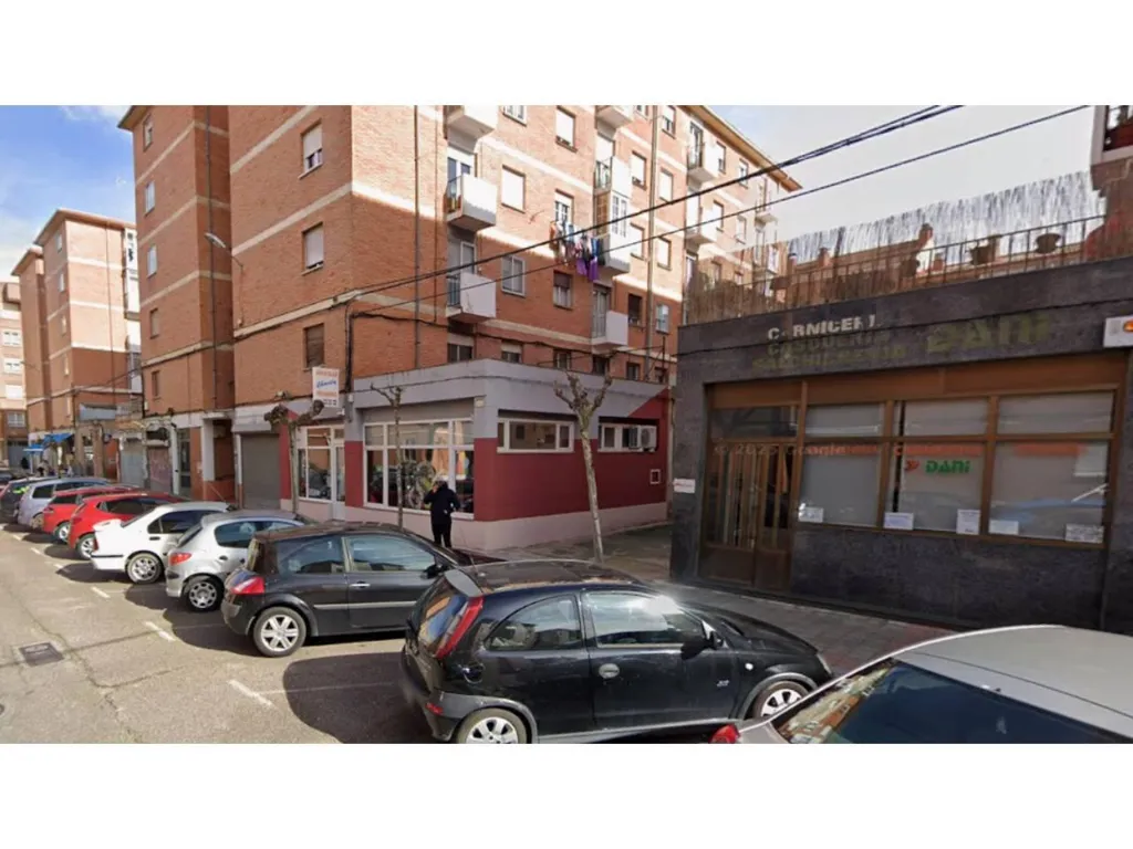 Välivaade - Shopfront Premises in Palencia
