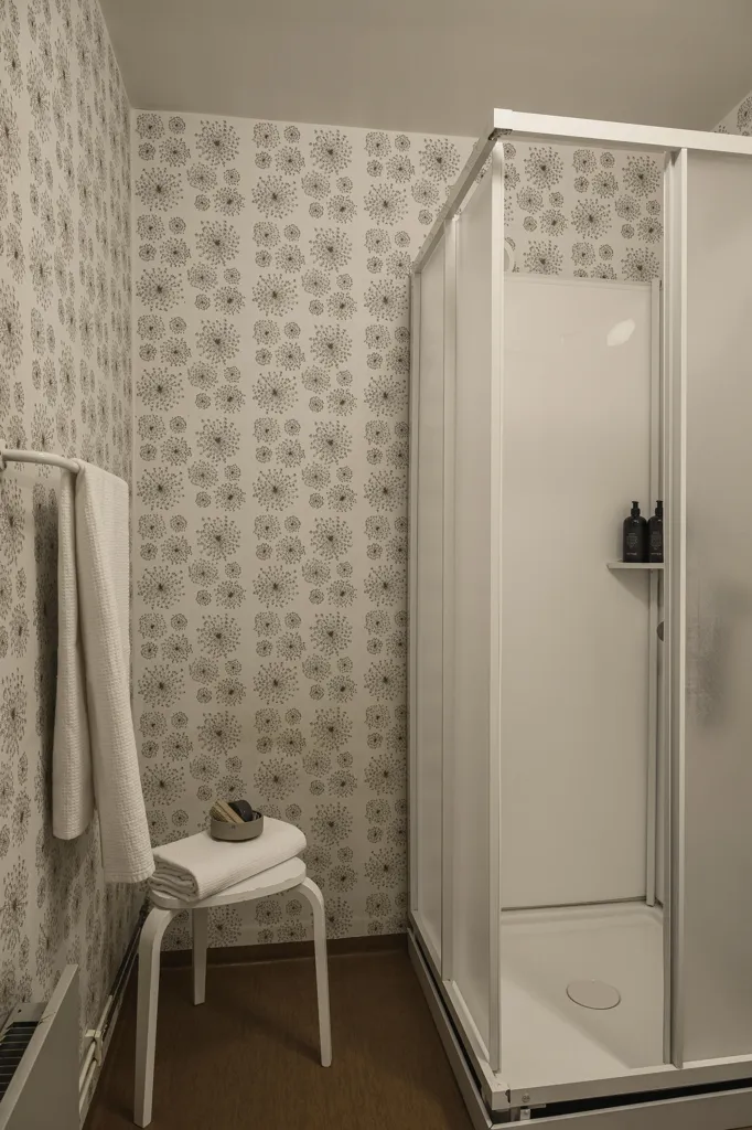 Bathrooms - Apartment with Balcony in Stampen, Gothenburg