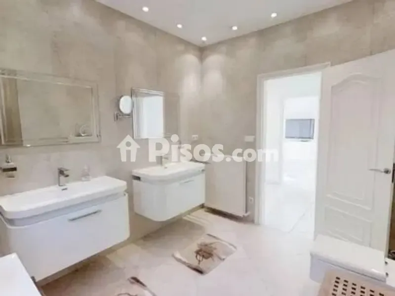 Salles de bain - Maison 4 chambres à ES