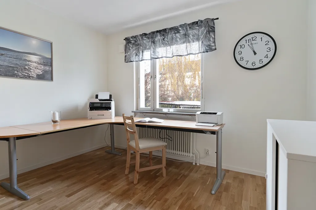 Kabinet - Apartment with Balcony in Central Rosersberg