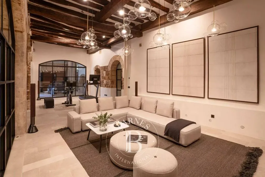 Elutuba - Restored 18th-Century Villa with Sea View in Palma