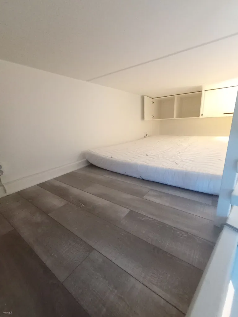 Magamistoad - Modern Loft with Balcony in Kivistö, Vantaa