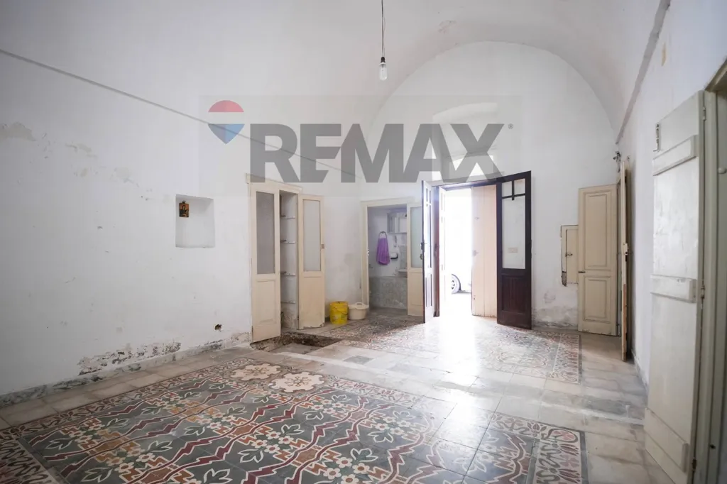 Entrée - Independent House with Dual Access in Monopoli