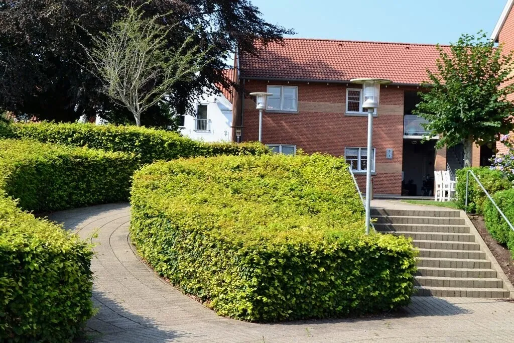Jardin - Modern Terraced House with Shared Garden in Skive