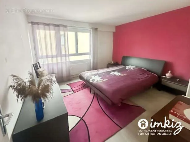 Bedrooms - T3 with Parking in Croix-Rousse, Lyon