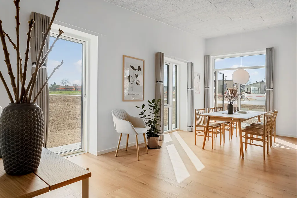 Söögituba - Contemporary Row House with Garden in Juelsminde