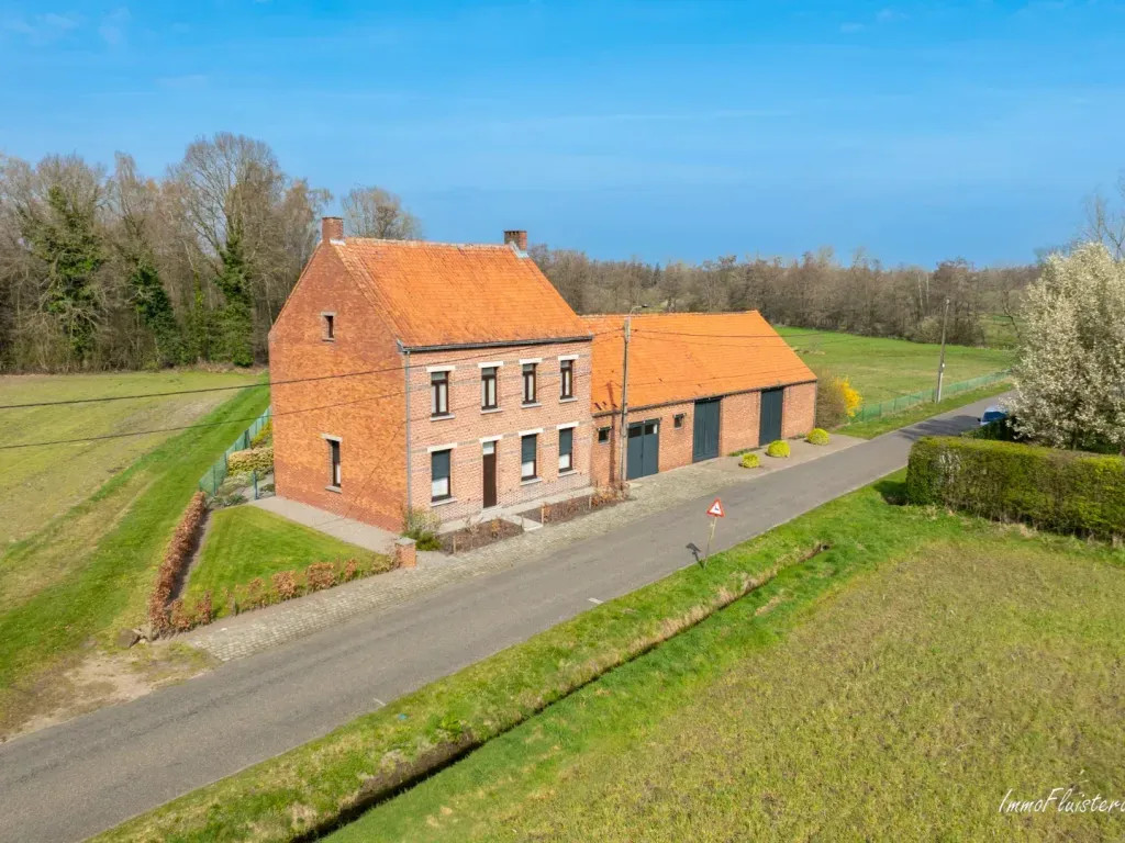 Vue aérienne - Maison avec Garage et Jardin à Geel